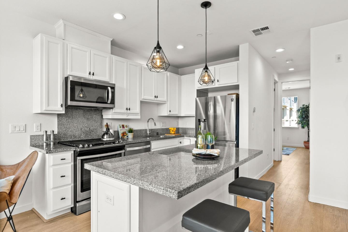 Detail Gallery Image 9 of 36 For 1976 Tarob Ct, Milpitas,  CA 95035 - 3 Beds | 3 Baths