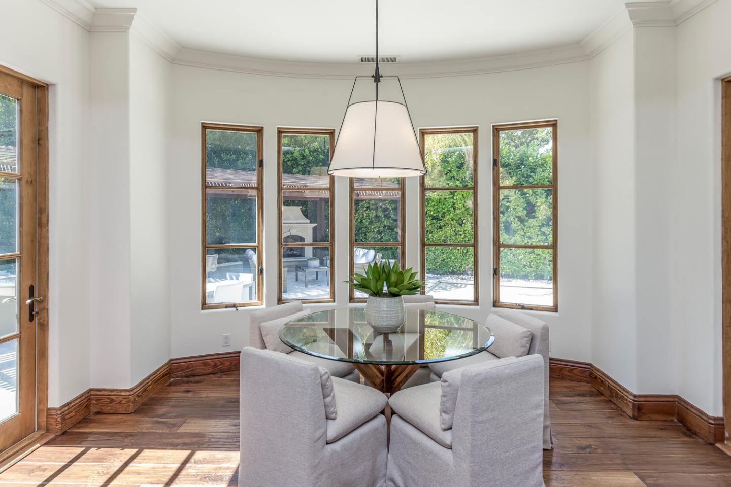 Detail Gallery Image 11 of 57 For 8 Reyna Pl, Menlo Park,  CA 94025 - 5 Beds | 4/3 Baths