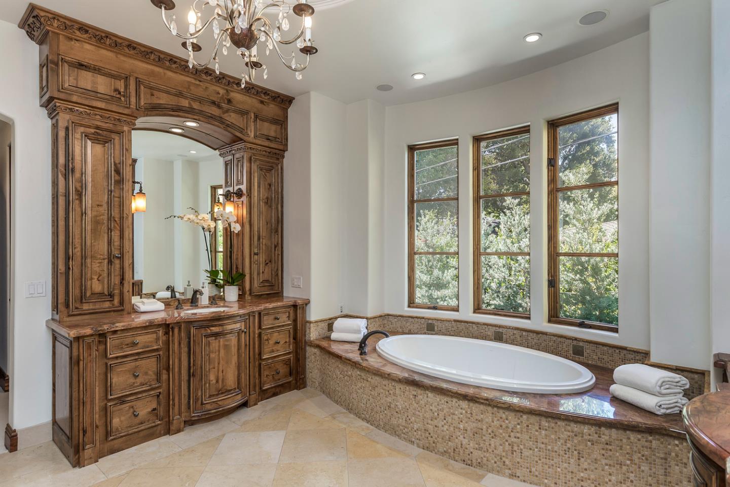 Detail Gallery Image 21 of 57 For 8 Reyna Pl, Menlo Park,  CA 94025 - 5 Beds | 4/3 Baths