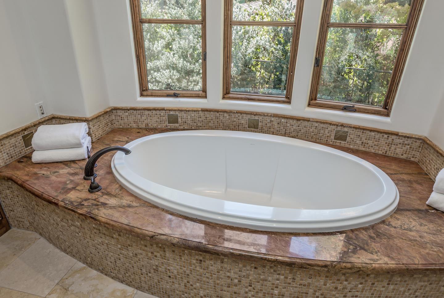Detail Gallery Image 23 of 57 For 8 Reyna Pl, Menlo Park,  CA 94025 - 5 Beds | 4/3 Baths