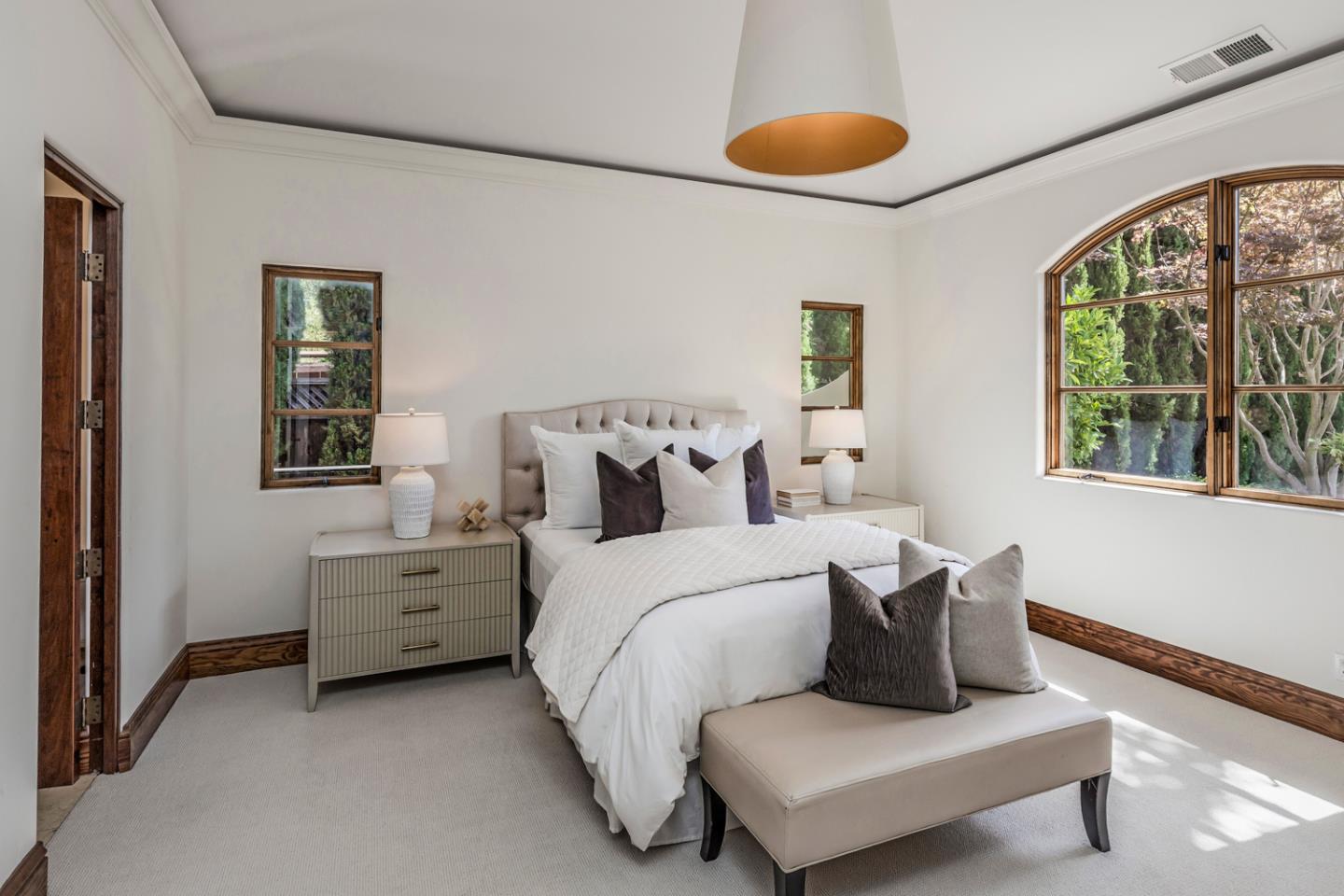 Detail Gallery Image 26 of 57 For 8 Reyna Pl, Menlo Park,  CA 94025 - 5 Beds | 4/3 Baths