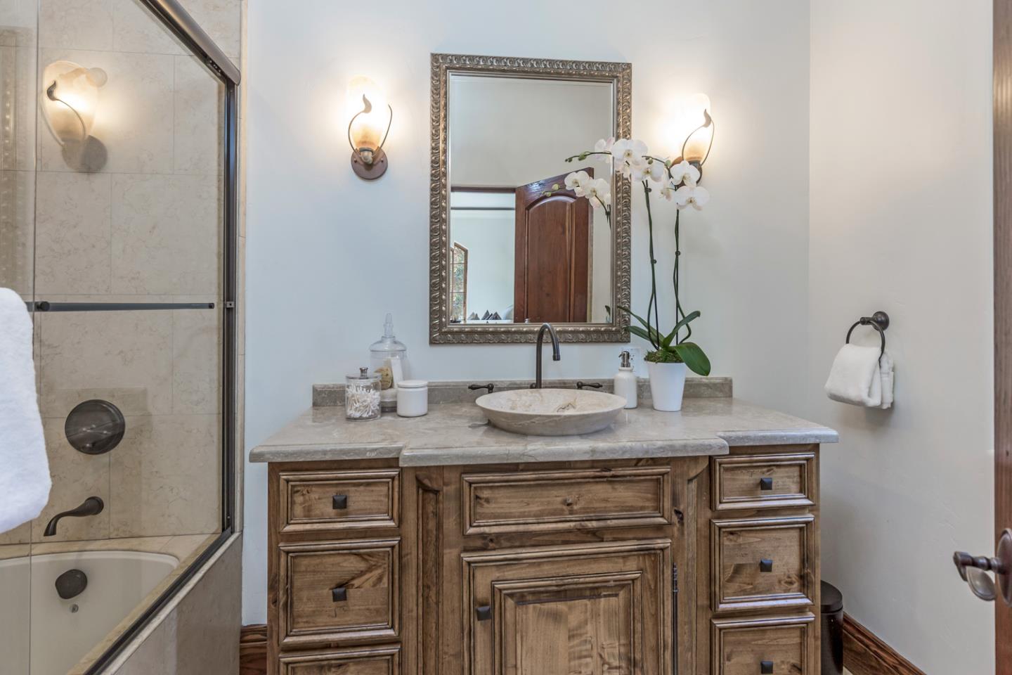Detail Gallery Image 27 of 57 For 8 Reyna Pl, Menlo Park,  CA 94025 - 5 Beds | 4/3 Baths