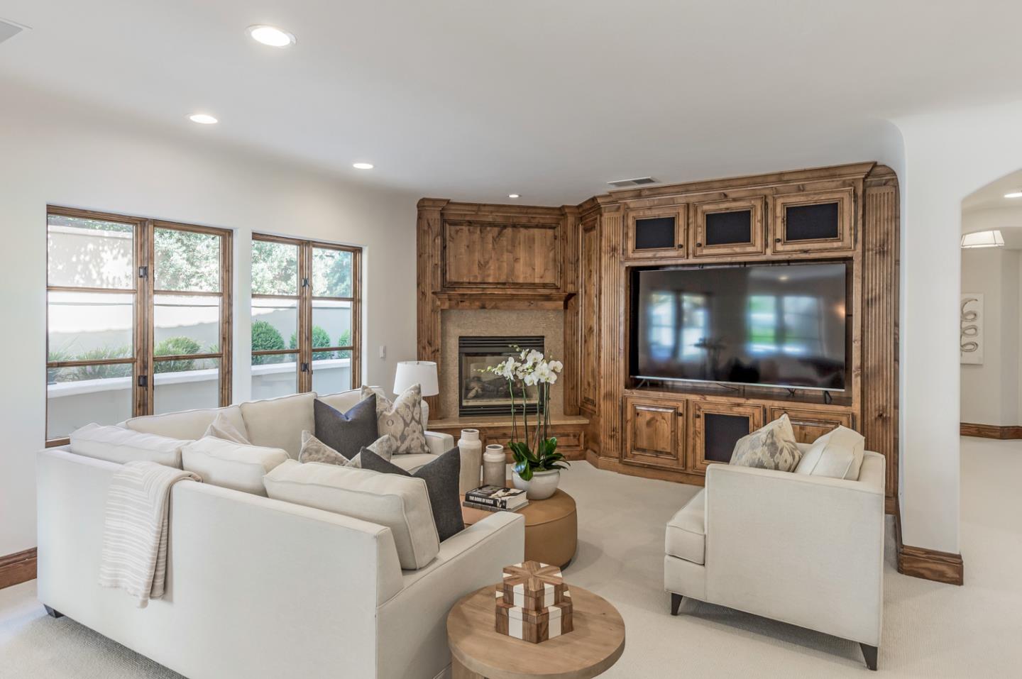 Detail Gallery Image 35 of 57 For 8 Reyna Pl, Menlo Park,  CA 94025 - 5 Beds | 4/3 Baths