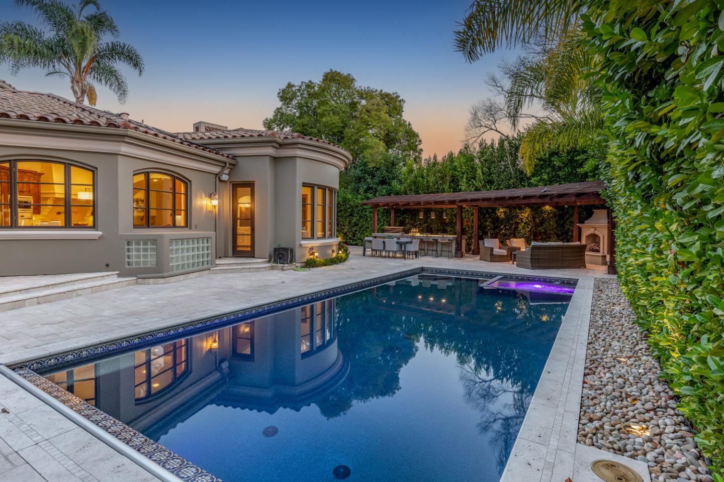 Detail Gallery Image 46 of 57 For 8 Reyna Pl, Menlo Park,  CA 94025 - 5 Beds | 4/3 Baths