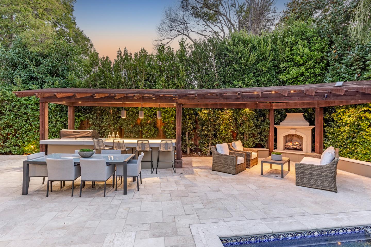 Detail Gallery Image 51 of 57 For 8 Reyna Pl, Menlo Park,  CA 94025 - 5 Beds | 4/3 Baths