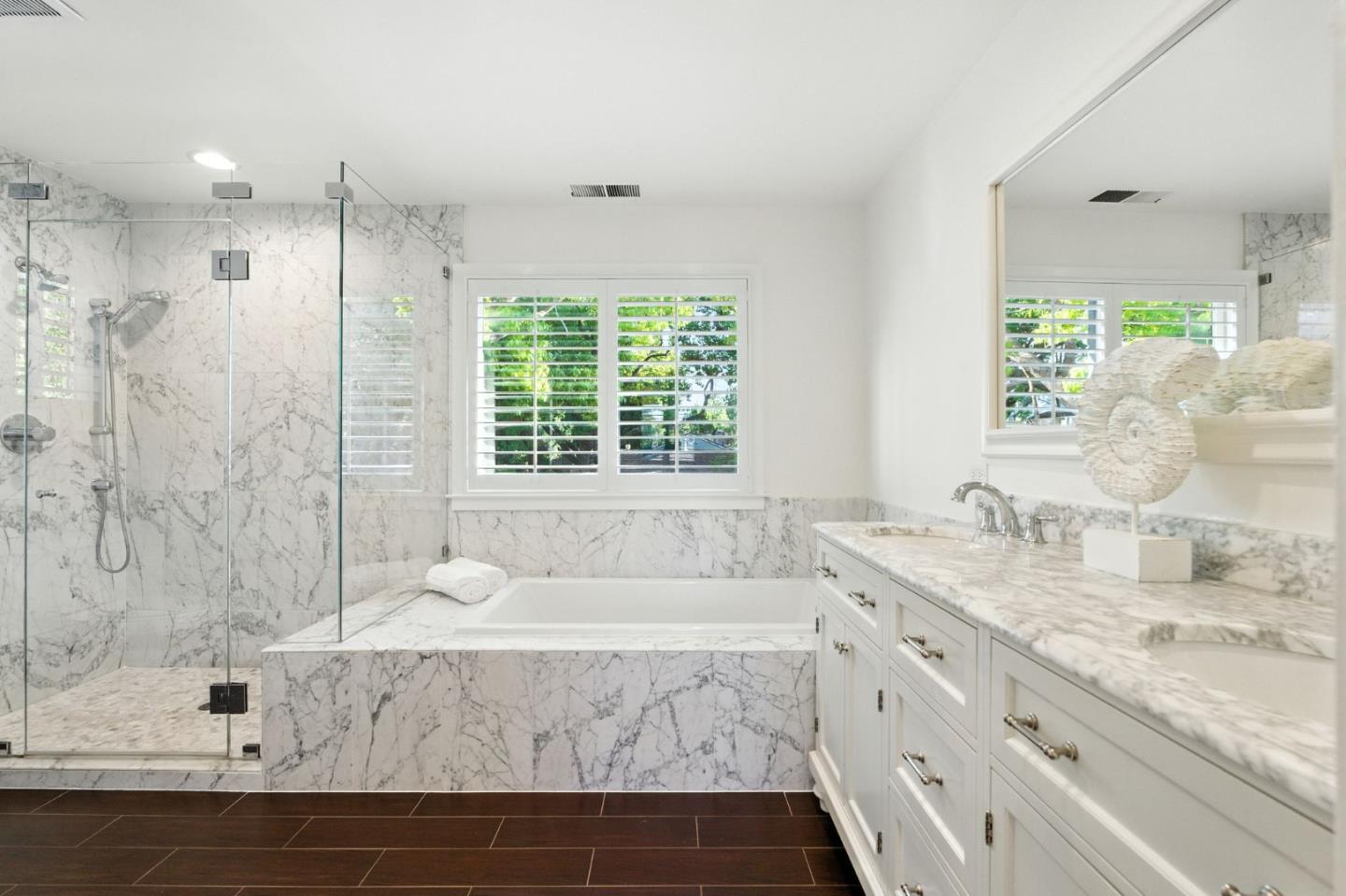 Detail Gallery Image 13 of 35 For 255 Robin Way, Menlo Park,  CA 94025 - 4 Beds | 2 Baths