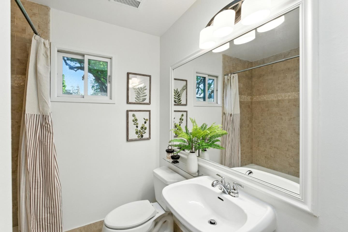 Detail Gallery Image 20 of 35 For 255 Robin Way, Menlo Park,  CA 94025 - 4 Beds | 2 Baths