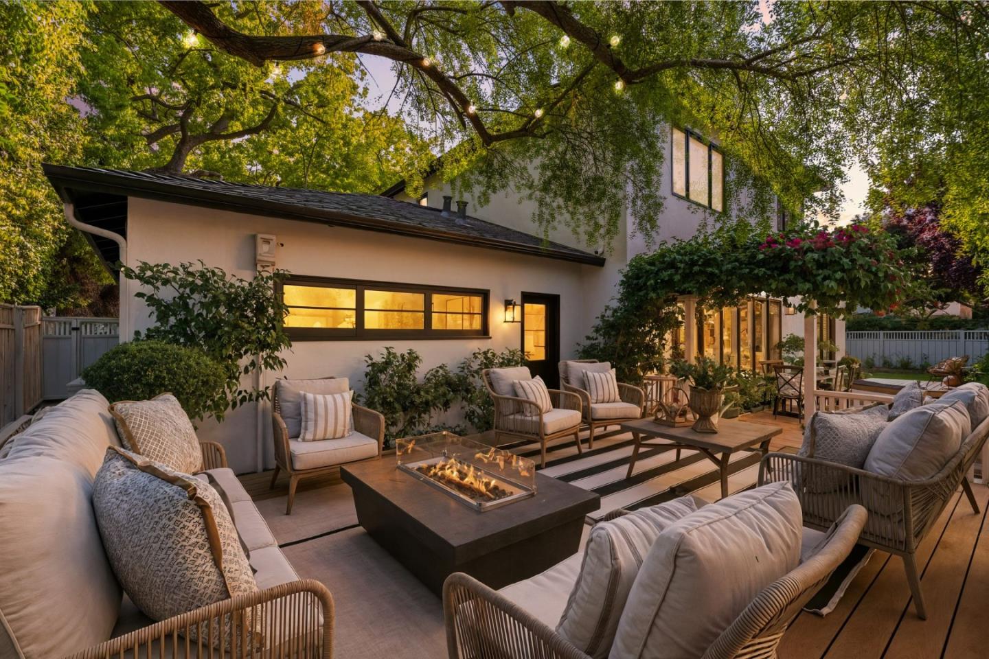 Detail Gallery Image 30 of 35 For 255 Robin Way, Menlo Park,  CA 94025 - 4 Beds | 2 Baths