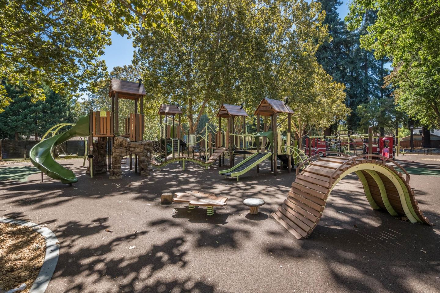 Detail Gallery Image 31 of 35 For 255 Robin Way, Menlo Park,  CA 94025 - 4 Beds | 2 Baths