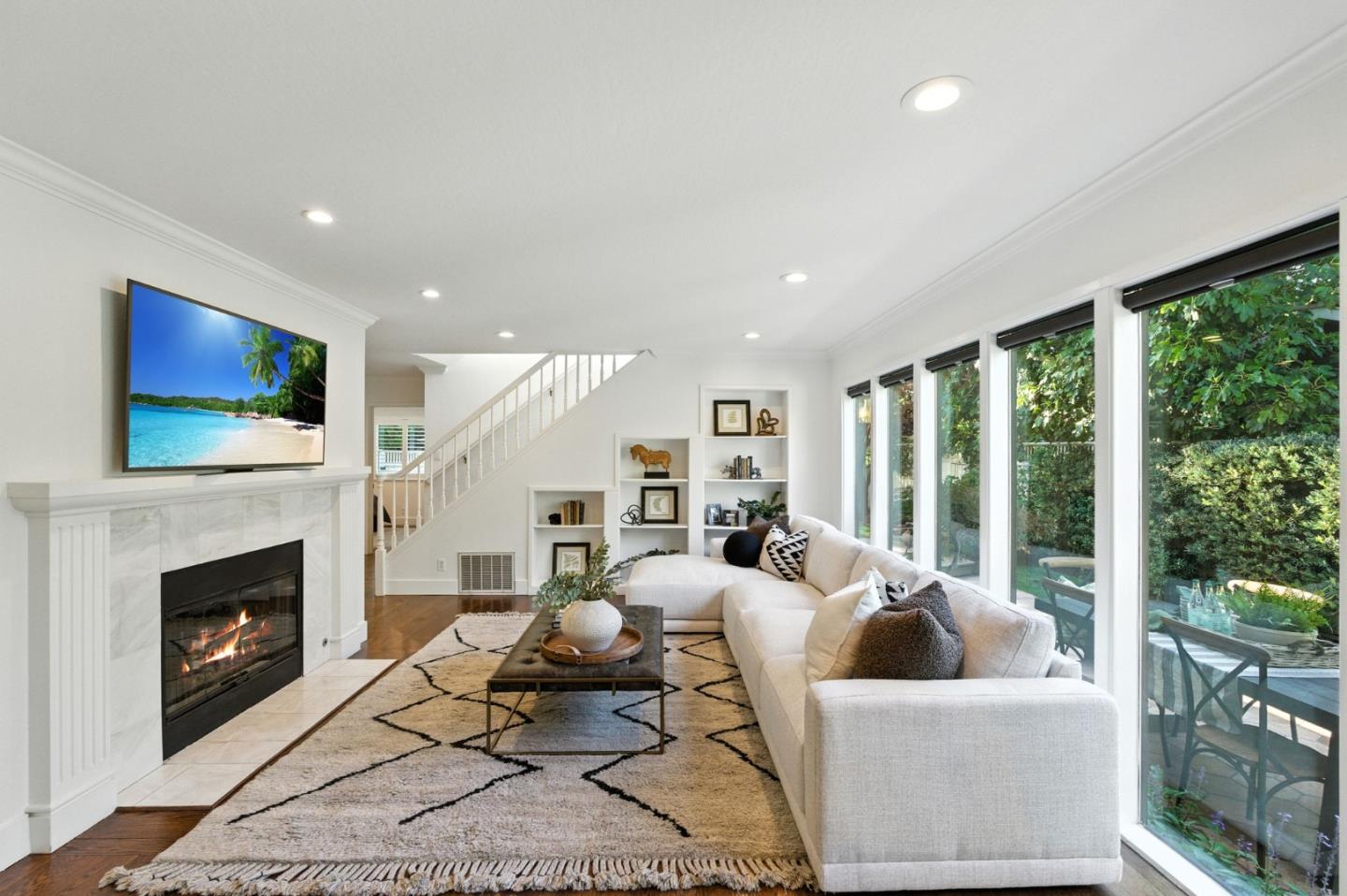 Detail Gallery Image 4 of 35 For 255 Robin Way, Menlo Park,  CA 94025 - 4 Beds | 2 Baths