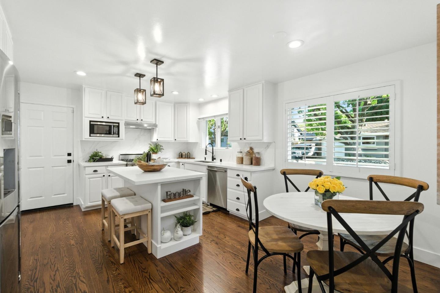 Detail Gallery Image 6 of 35 For 255 Robin Way, Menlo Park,  CA 94025 - 4 Beds | 2 Baths
