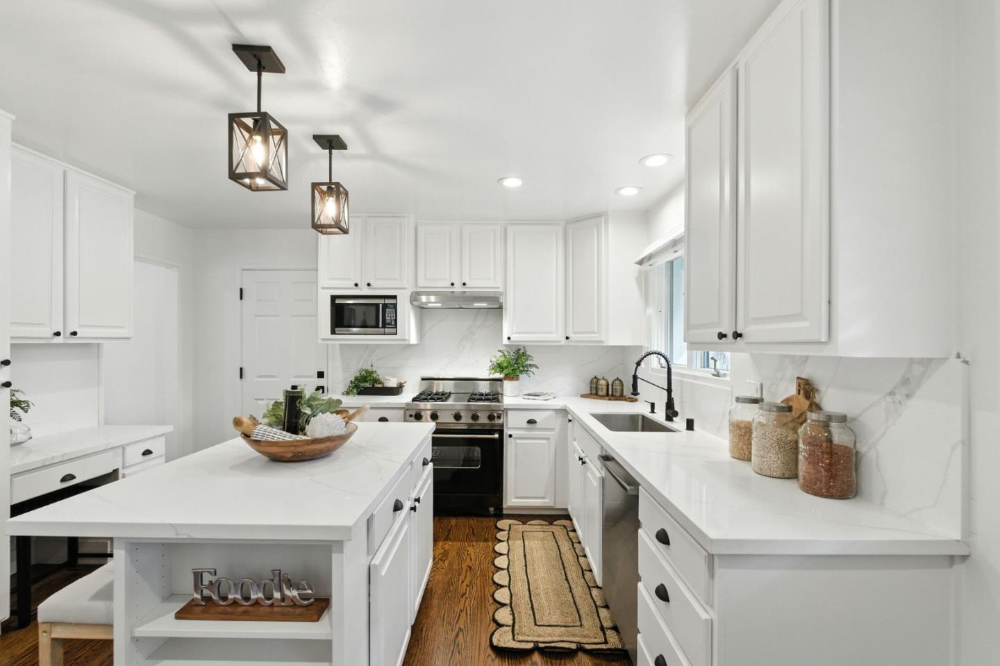 Detail Gallery Image 7 of 35 For 255 Robin Way, Menlo Park,  CA 94025 - 4 Beds | 2 Baths
