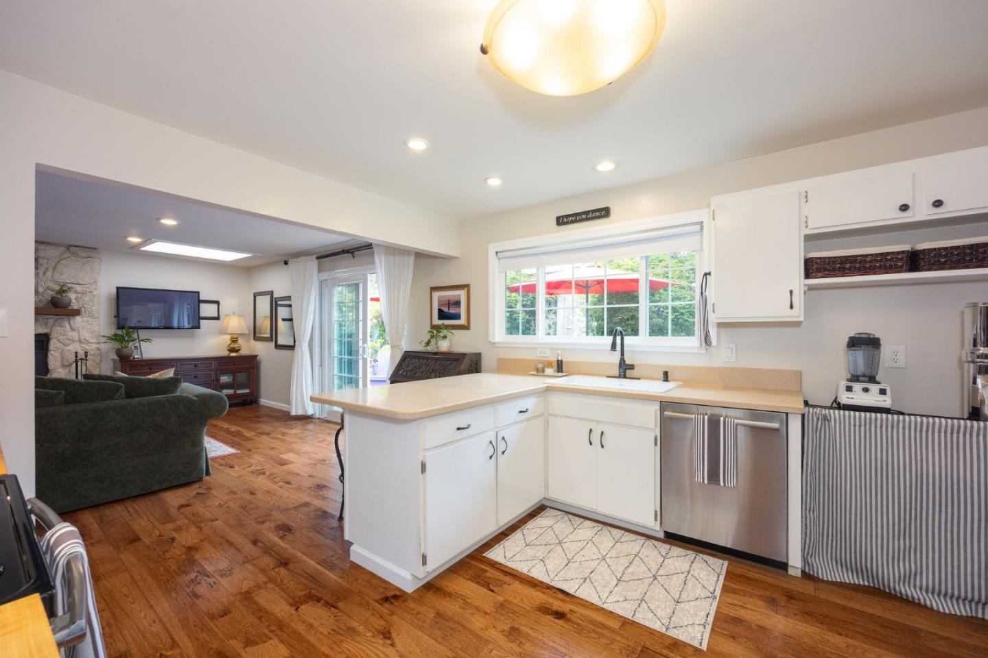 Detail Gallery Image 11 of 33 For 1047 Acacia St, Montara,  CA 94037 - 3 Beds | 2 Baths