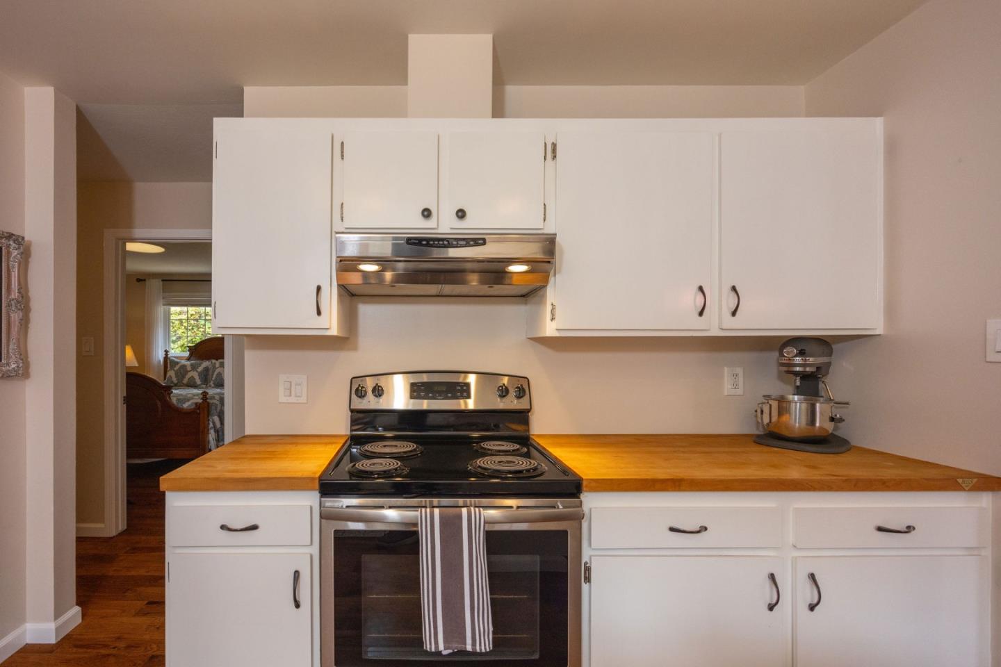 Detail Gallery Image 12 of 33 For 1047 Acacia St, Montara,  CA 94037 - 3 Beds | 2 Baths