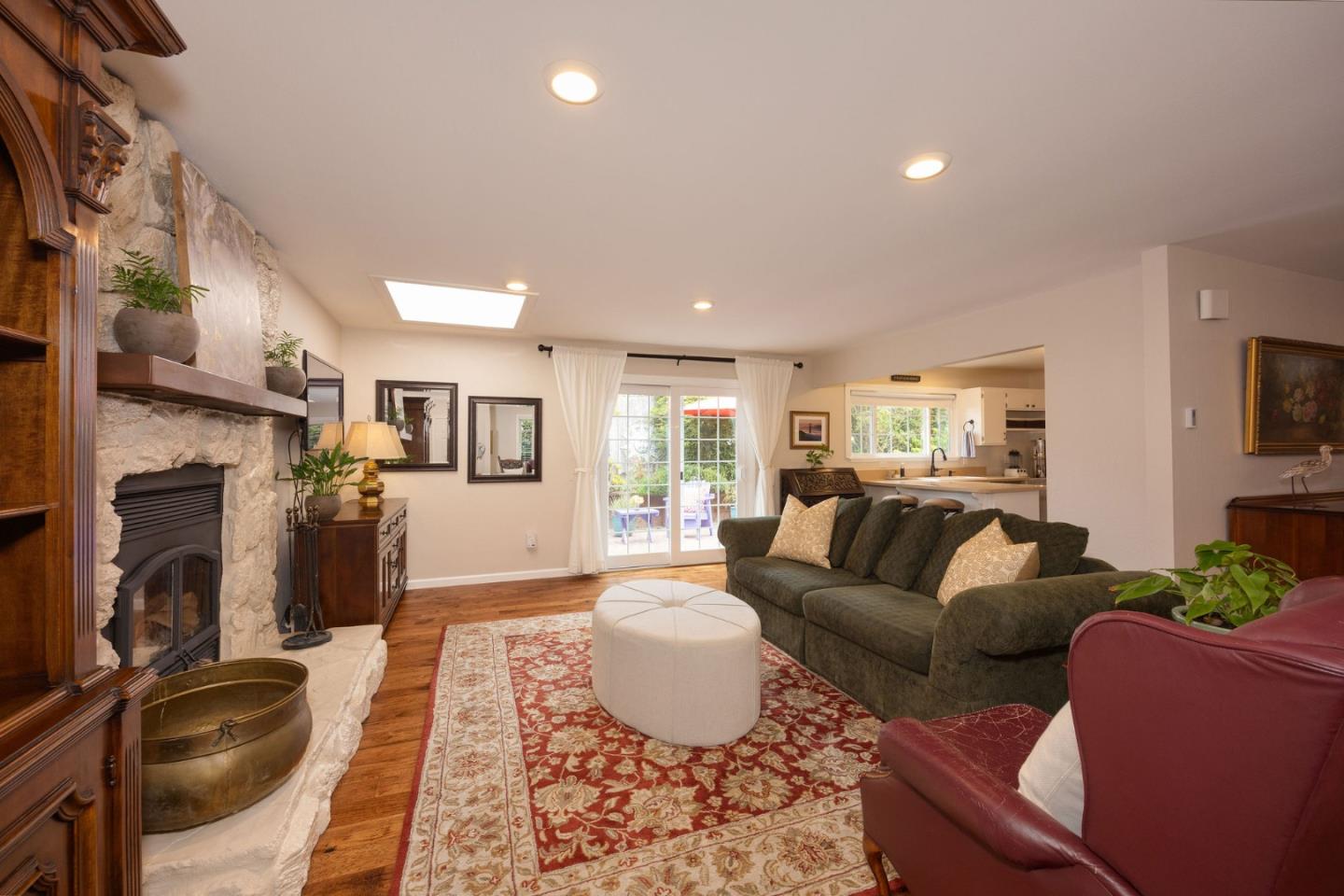 Detail Gallery Image 4 of 33 For 1047 Acacia St, Montara,  CA 94037 - 3 Beds | 2 Baths