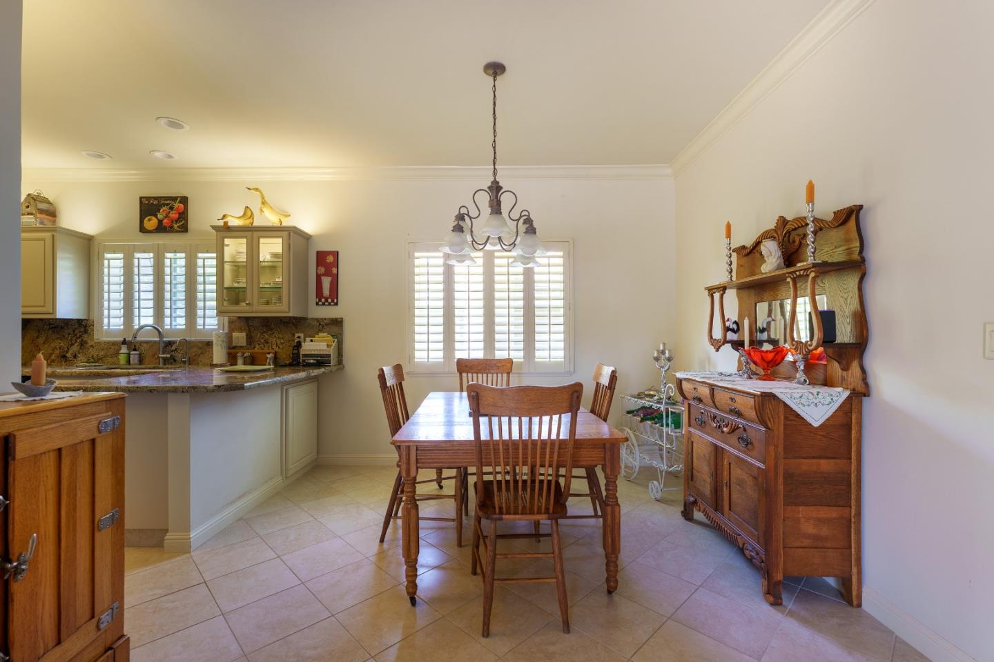 Detail Gallery Image 8 of 31 For 23799 Monterey-Salinas Hwy #18,  Salinas,  CA 93908 - 2 Beds | 2 Baths