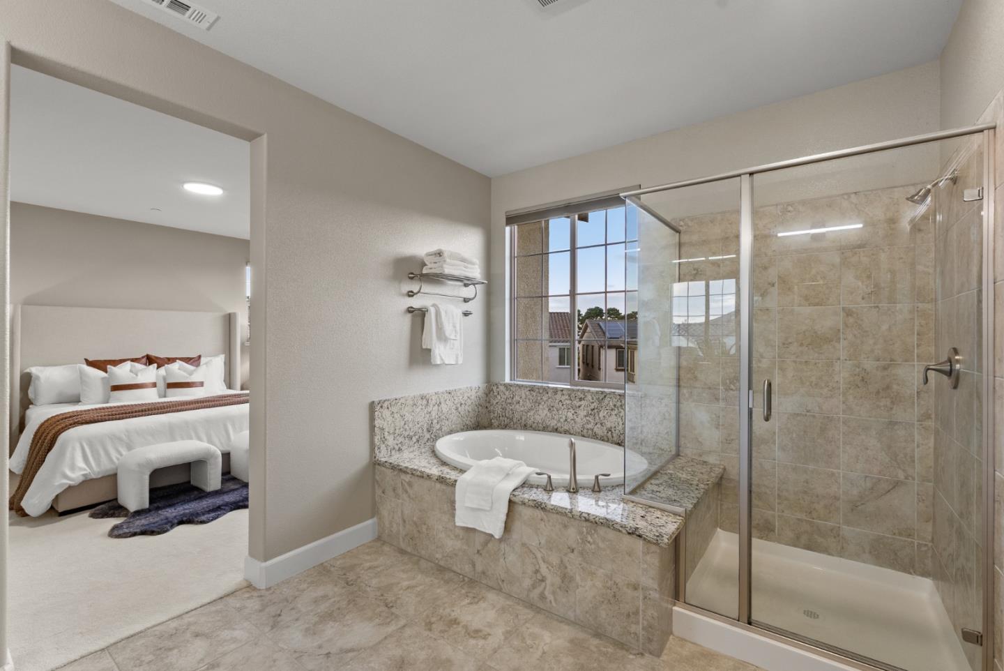 Detail Gallery Image 31 of 61 For 355 Crestview Cir, Daly City,  CA 94015 - 5 Beds | 3 Baths