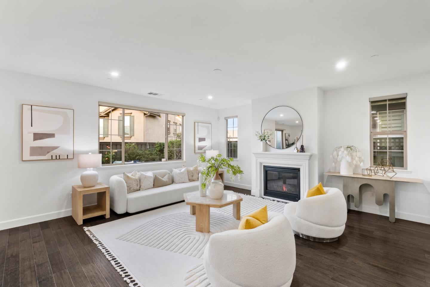 Detail Gallery Image 4 of 61 For 355 Crestview Cir, Daly City,  CA 94015 - 5 Beds | 3 Baths