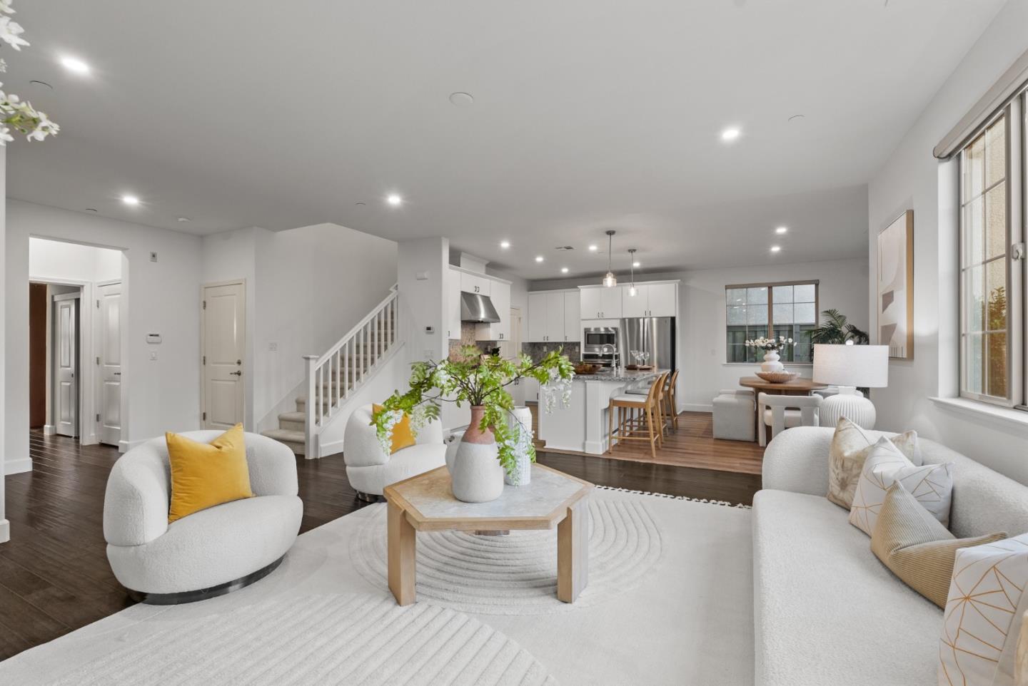 Detail Gallery Image 8 of 61 For 355 Crestview Cir, Daly City,  CA 94015 - 5 Beds | 3 Baths
