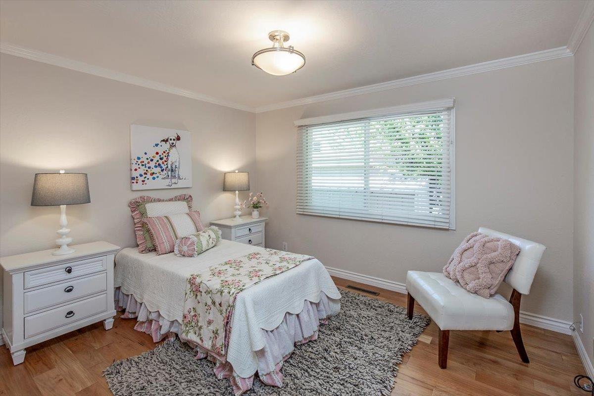 Detail Gallery Image 13 of 33 For 238 Hillview Ave, Redwood City,  CA 94062 - 4 Beds | 3 Baths