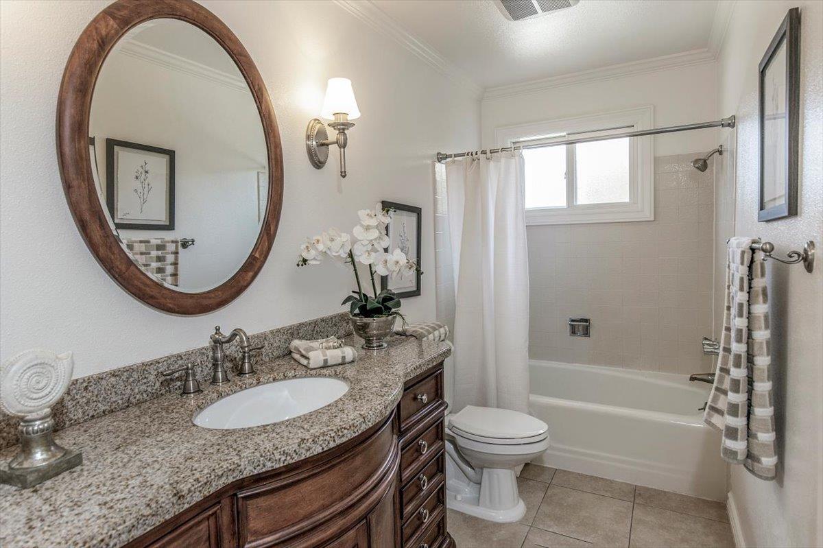 Detail Gallery Image 14 of 33 For 238 Hillview Ave, Redwood City,  CA 94062 - 4 Beds | 3 Baths