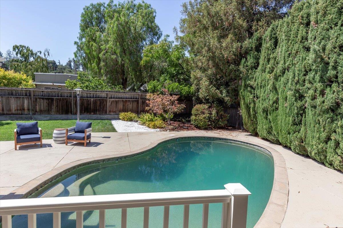 Detail Gallery Image 18 of 33 For 238 Hillview Ave, Redwood City,  CA 94062 - 4 Beds | 3 Baths