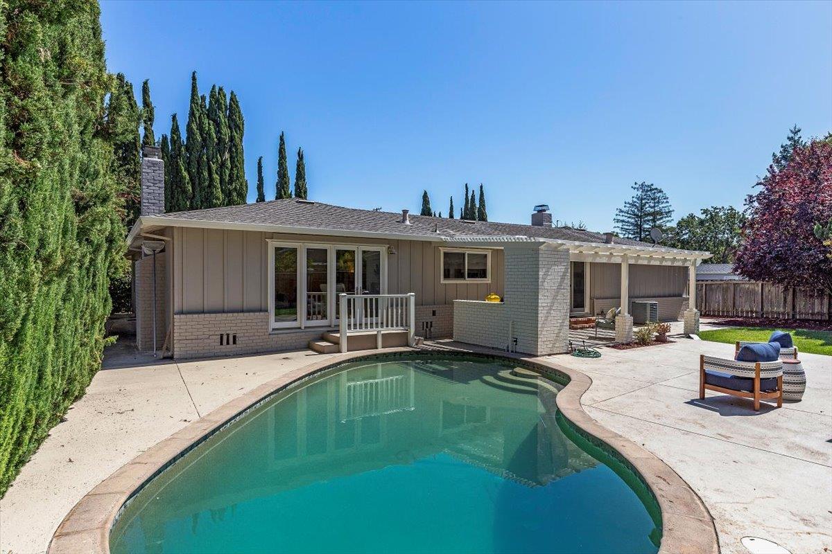 Detail Gallery Image 19 of 33 For 238 Hillview Ave, Redwood City,  CA 94062 - 4 Beds | 3 Baths