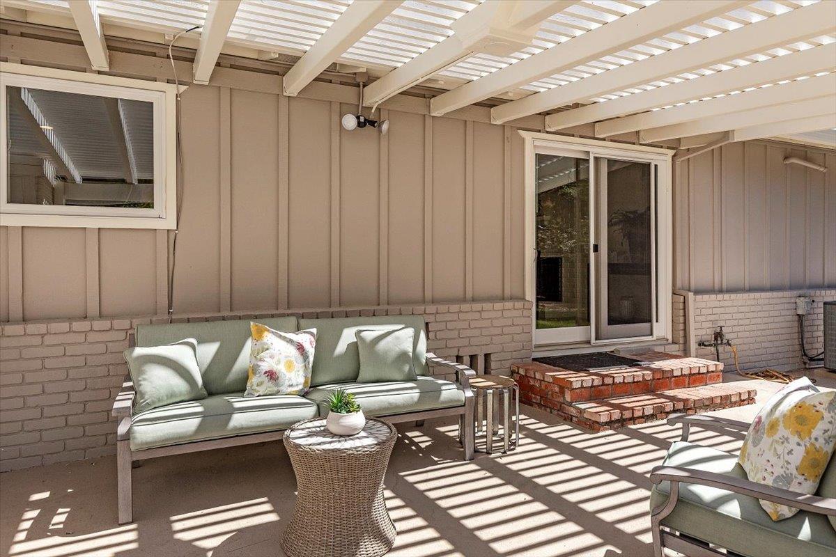 Detail Gallery Image 22 of 33 For 238 Hillview Ave, Redwood City,  CA 94062 - 4 Beds | 3 Baths