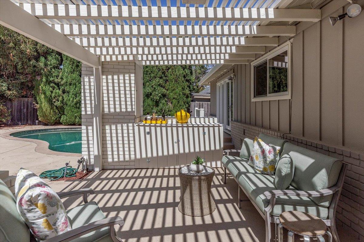 Detail Gallery Image 23 of 33 For 238 Hillview Ave, Redwood City,  CA 94062 - 4 Beds | 3 Baths