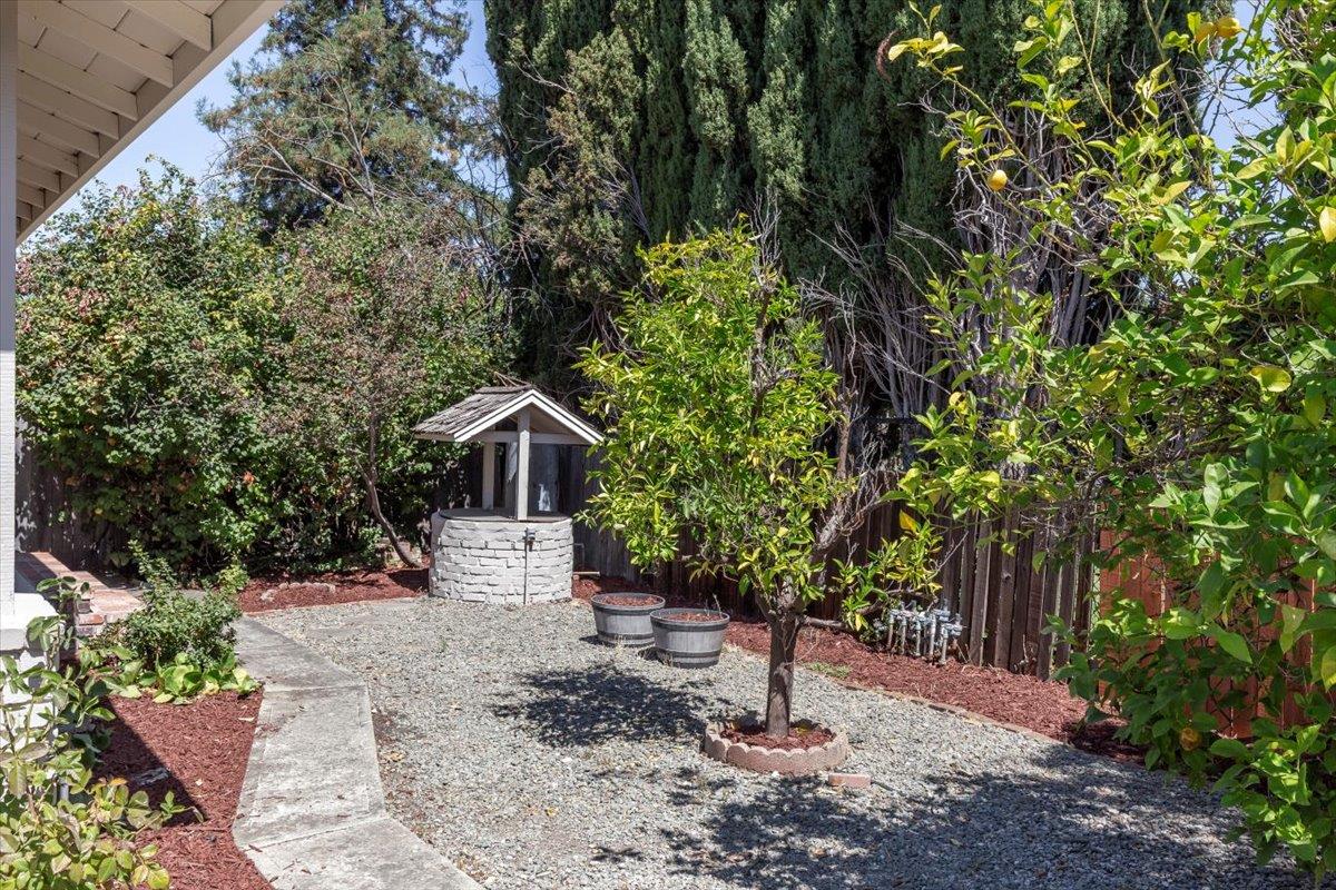 Detail Gallery Image 25 of 33 For 238 Hillview Ave, Redwood City,  CA 94062 - 4 Beds | 3 Baths