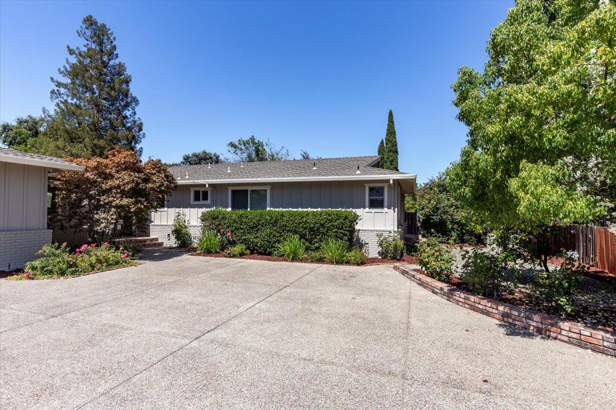 Detail Gallery Image 29 of 33 For 238 Hillview Ave, Redwood City,  CA 94062 - 4 Beds | 3 Baths