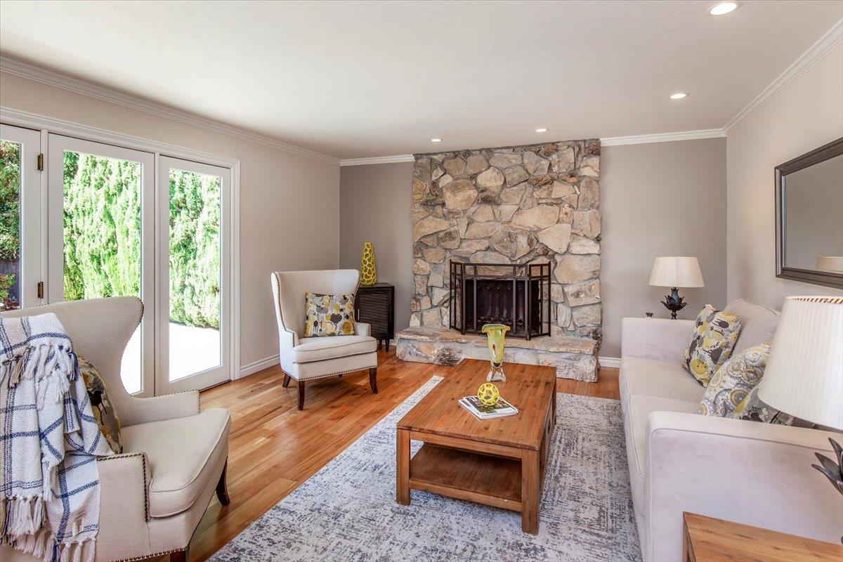 Detail Gallery Image 3 of 33 For 238 Hillview Ave, Redwood City,  CA 94062 - 4 Beds | 3 Baths