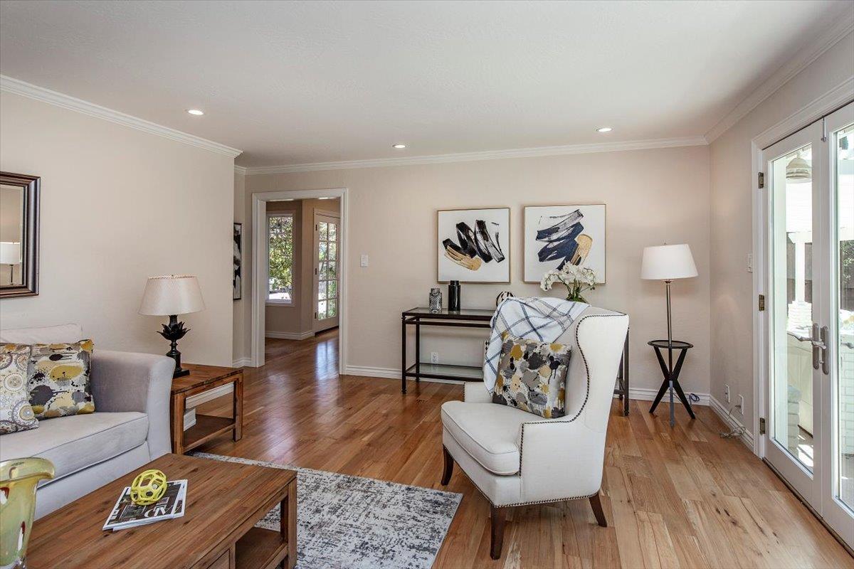 Detail Gallery Image 4 of 33 For 238 Hillview Ave, Redwood City,  CA 94062 - 4 Beds | 3 Baths