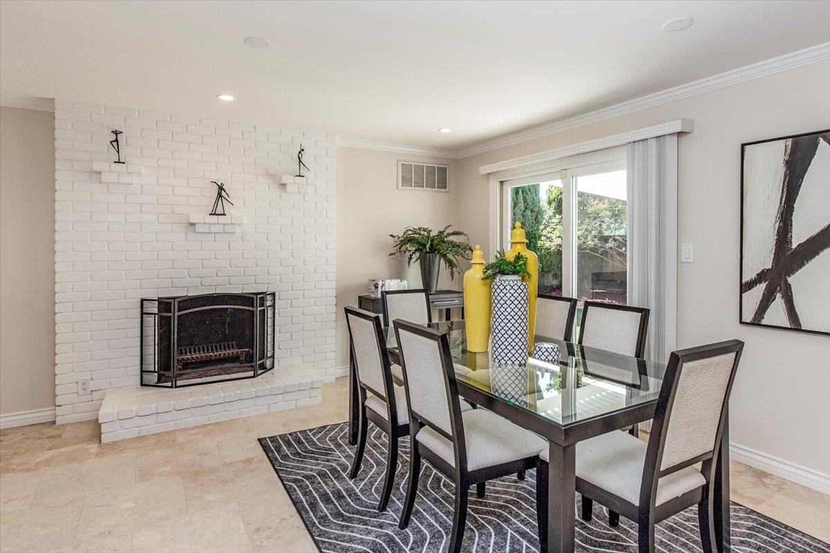 Detail Gallery Image 7 of 33 For 238 Hillview Ave, Redwood City,  CA 94062 - 4 Beds | 3 Baths