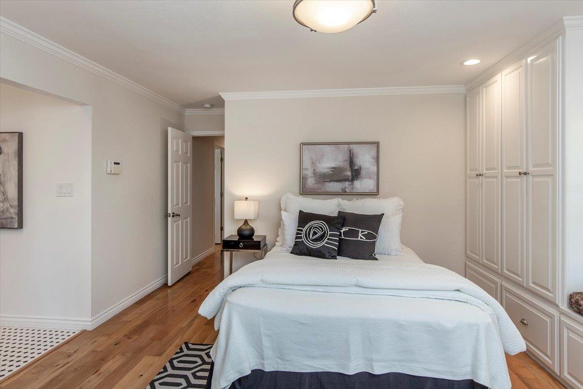 Detail Gallery Image 9 of 33 For 238 Hillview Ave, Redwood City,  CA 94062 - 4 Beds | 3 Baths