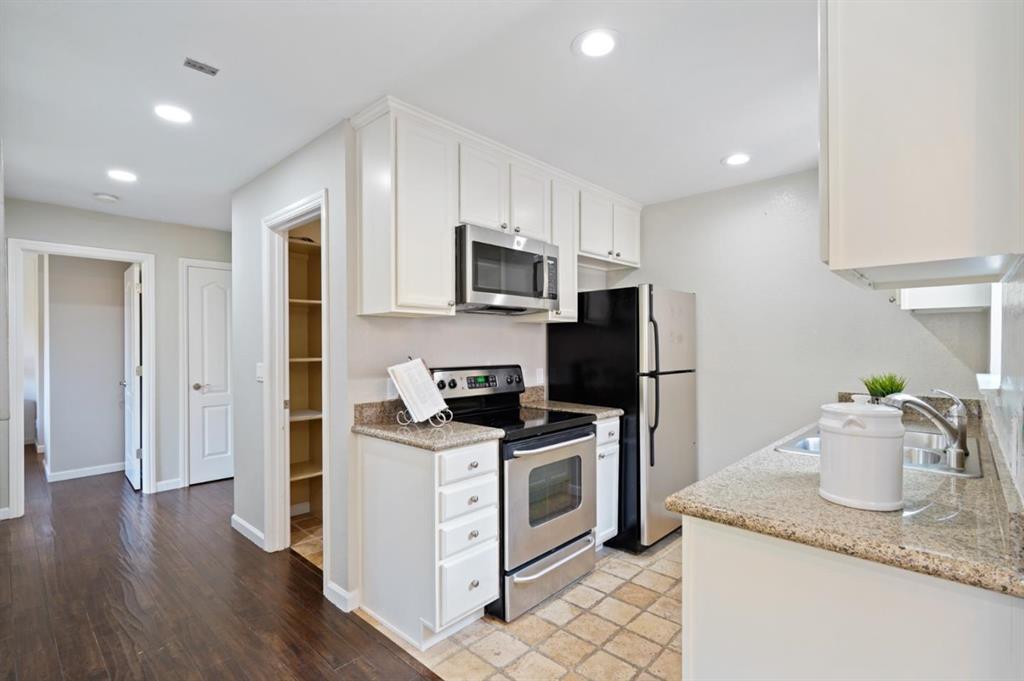 Detail Gallery Image 3 of 16 For 2250 Monroe St #311,  Santa Clara,  CA 95050 - 2 Beds | 2 Baths