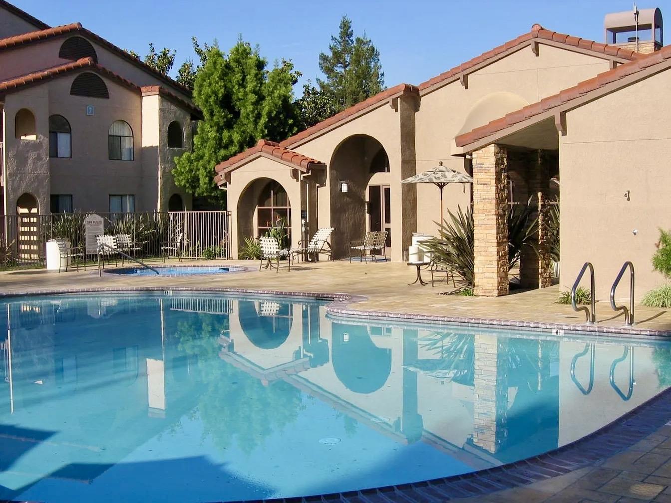 Detail Gallery Image 8 of 16 For 2250 Monroe St #311,  Santa Clara,  CA 95050 - 2 Beds | 2 Baths