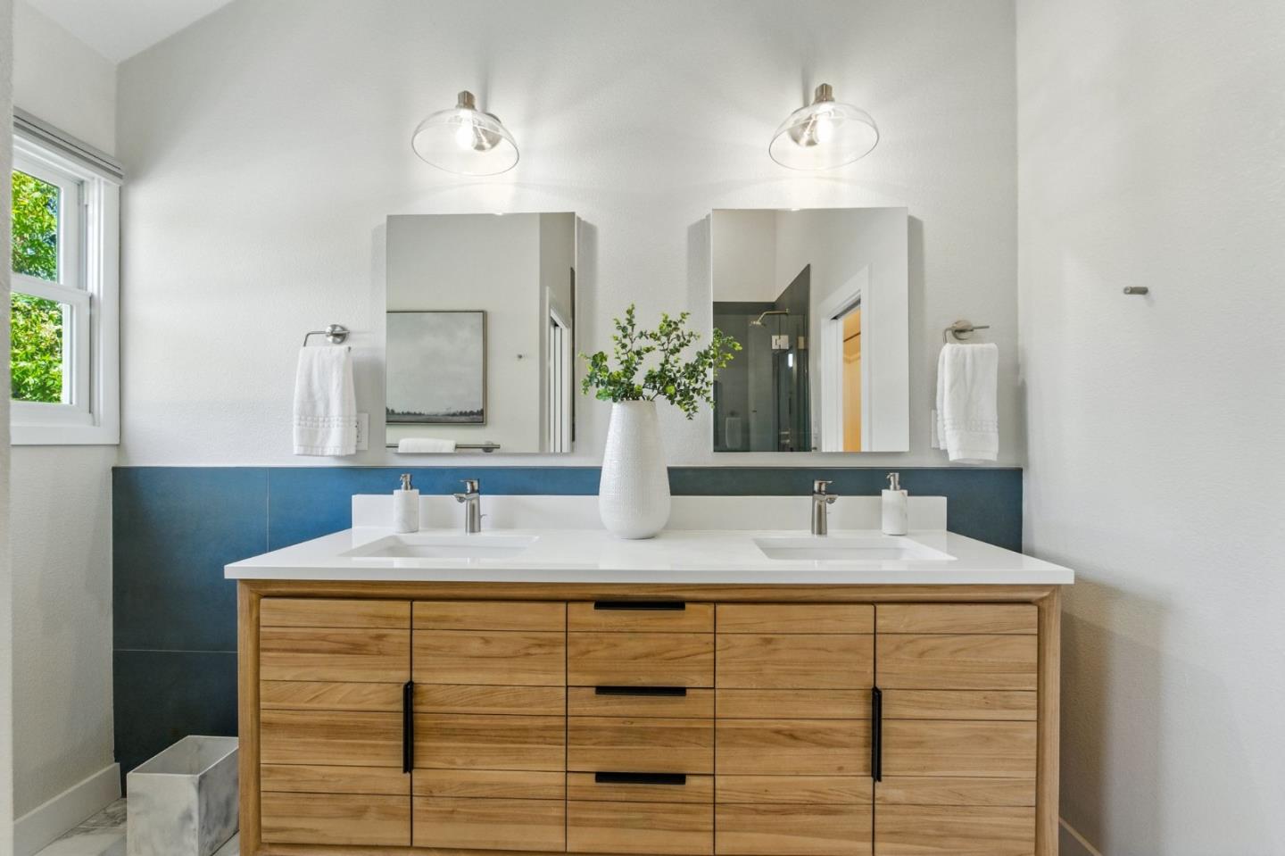 Detail Gallery Image 23 of 38 For 161 Jeter St, Redwood City,  CA 94062 - 4 Beds | 2/1 Baths