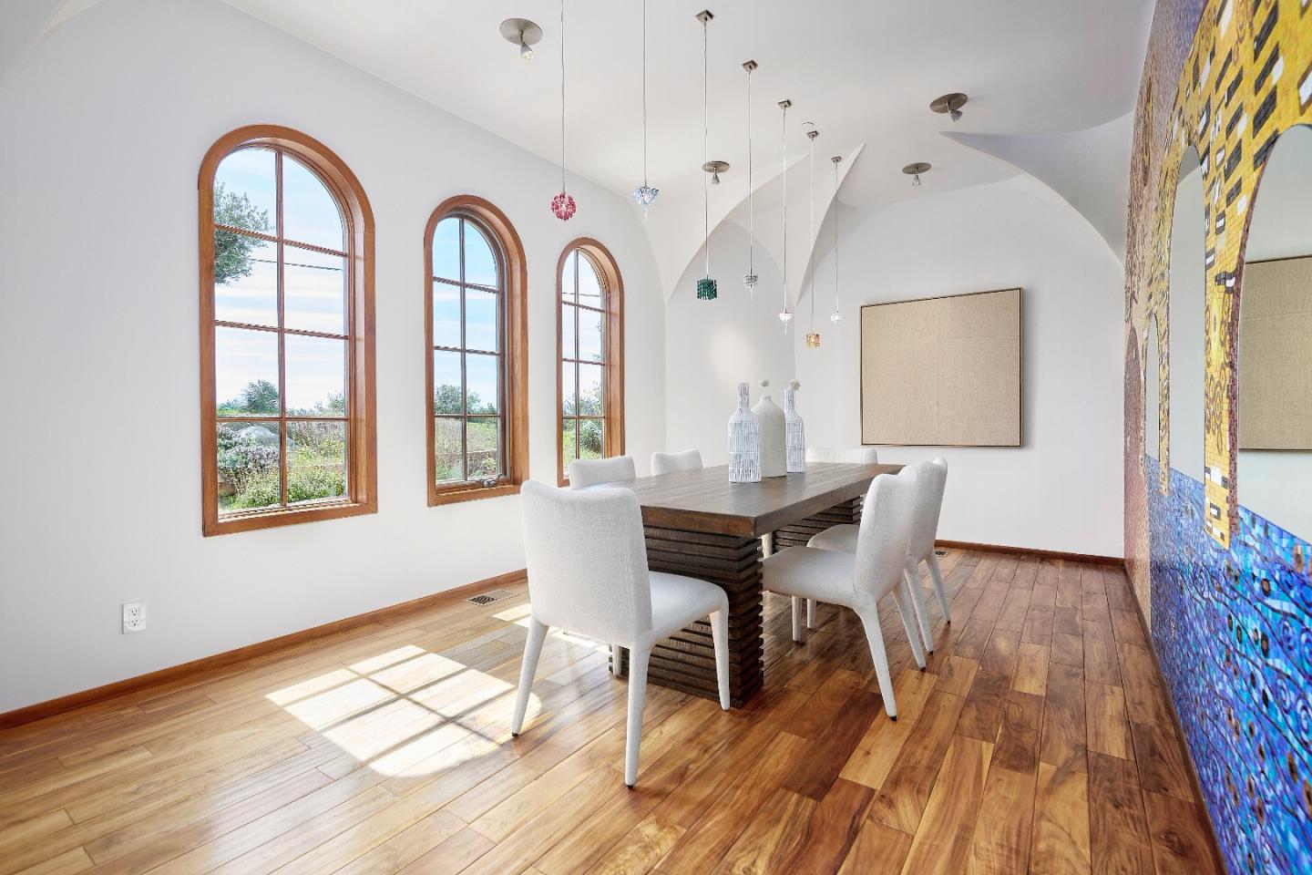Detail Gallery Image 12 of 35 For 17035 Bohlman Rd, Saratoga,  CA 95070 - 4 Beds | 2/1 Baths
