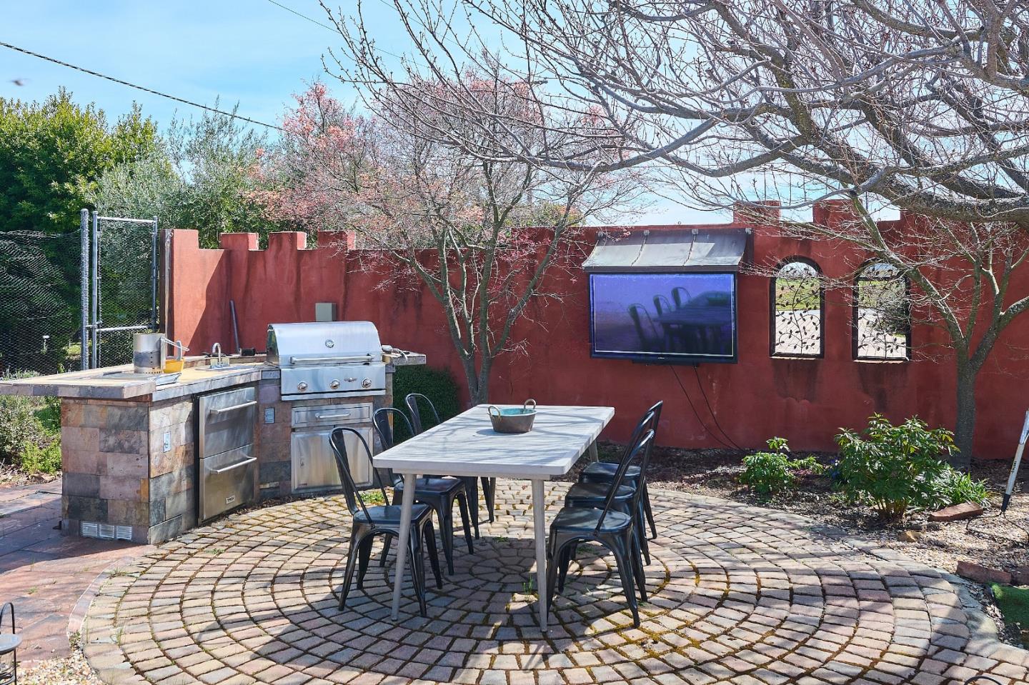 Detail Gallery Image 28 of 35 For 17035 Bohlman Rd, Saratoga,  CA 95070 - 4 Beds | 2/1 Baths