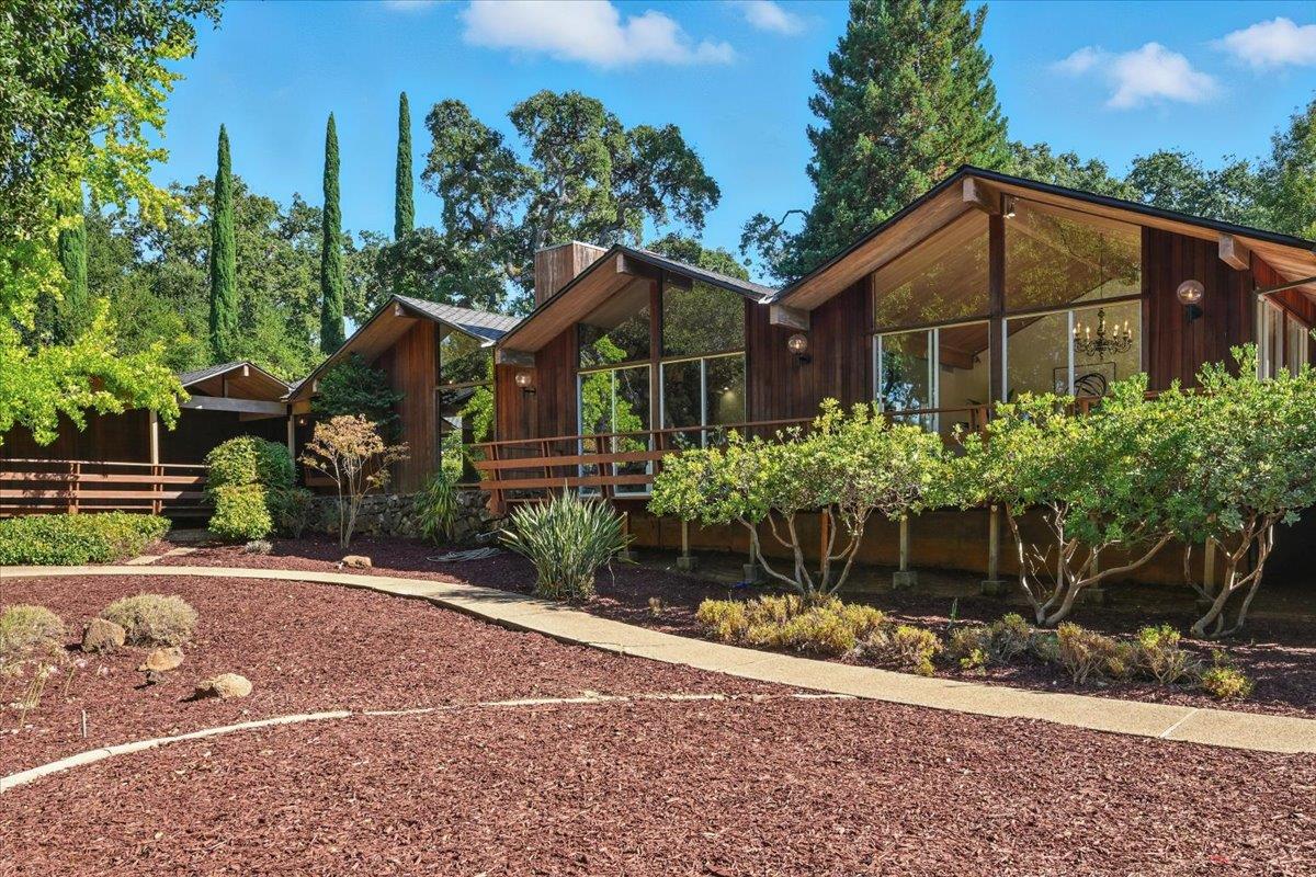 Detail Gallery Image 1 of 88 For 14582 Horseshoe Dr, Saratoga,  CA 95070 - 5 Beds | 3/1 Baths