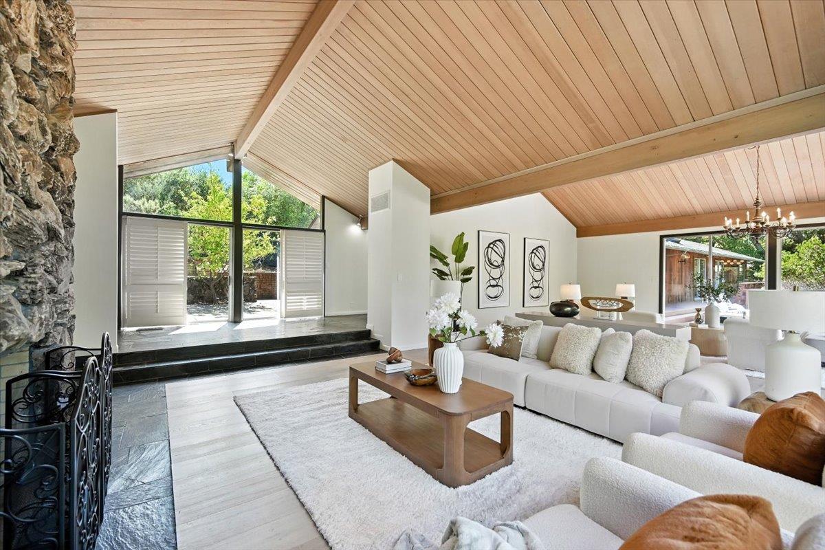 Detail Gallery Image 22 of 88 For 14582 Horseshoe Dr, Saratoga,  CA 95070 - 5 Beds | 3/1 Baths
