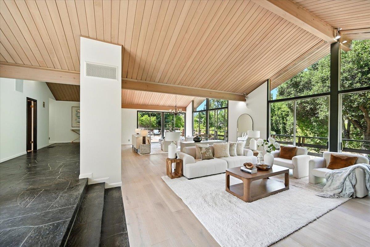 Detail Gallery Image 24 of 88 For 14582 Horseshoe Dr, Saratoga,  CA 95070 - 5 Beds | 3/1 Baths