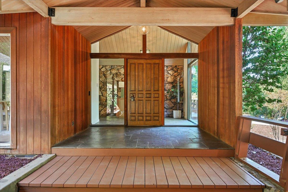 Detail Gallery Image 7 of 88 For 14582 Horseshoe Dr, Saratoga,  CA 95070 - 5 Beds | 3/1 Baths