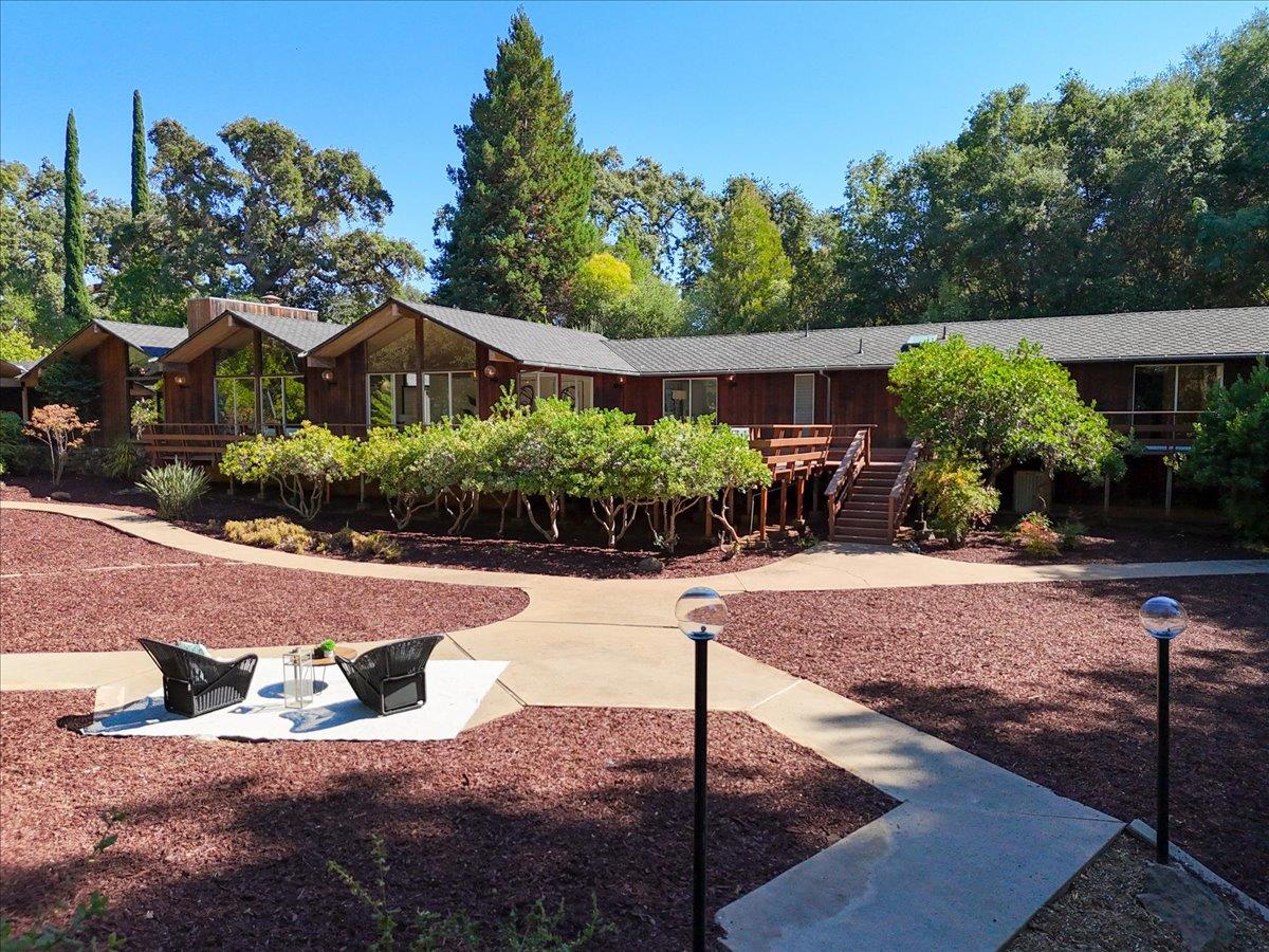 Detail Gallery Image 76 of 88 For 14582 Horseshoe Dr, Saratoga,  CA 95070 - 5 Beds | 3/1 Baths