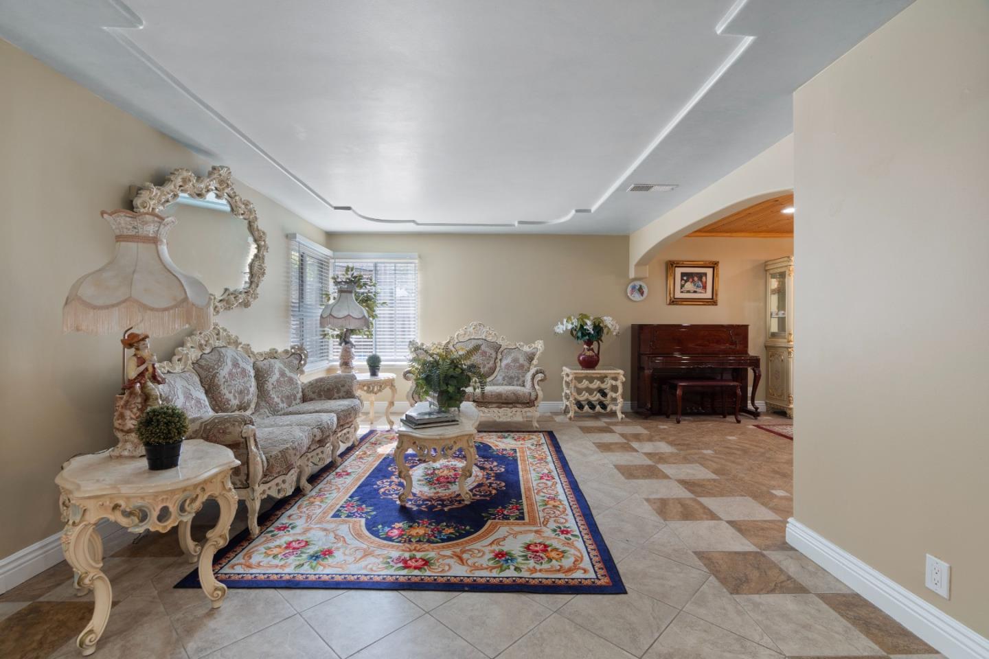Detail Gallery Image 10 of 65 For 2859 Broken Oak Ct, San Jose,  CA 95148 - 4 Beds | 2/1 Baths