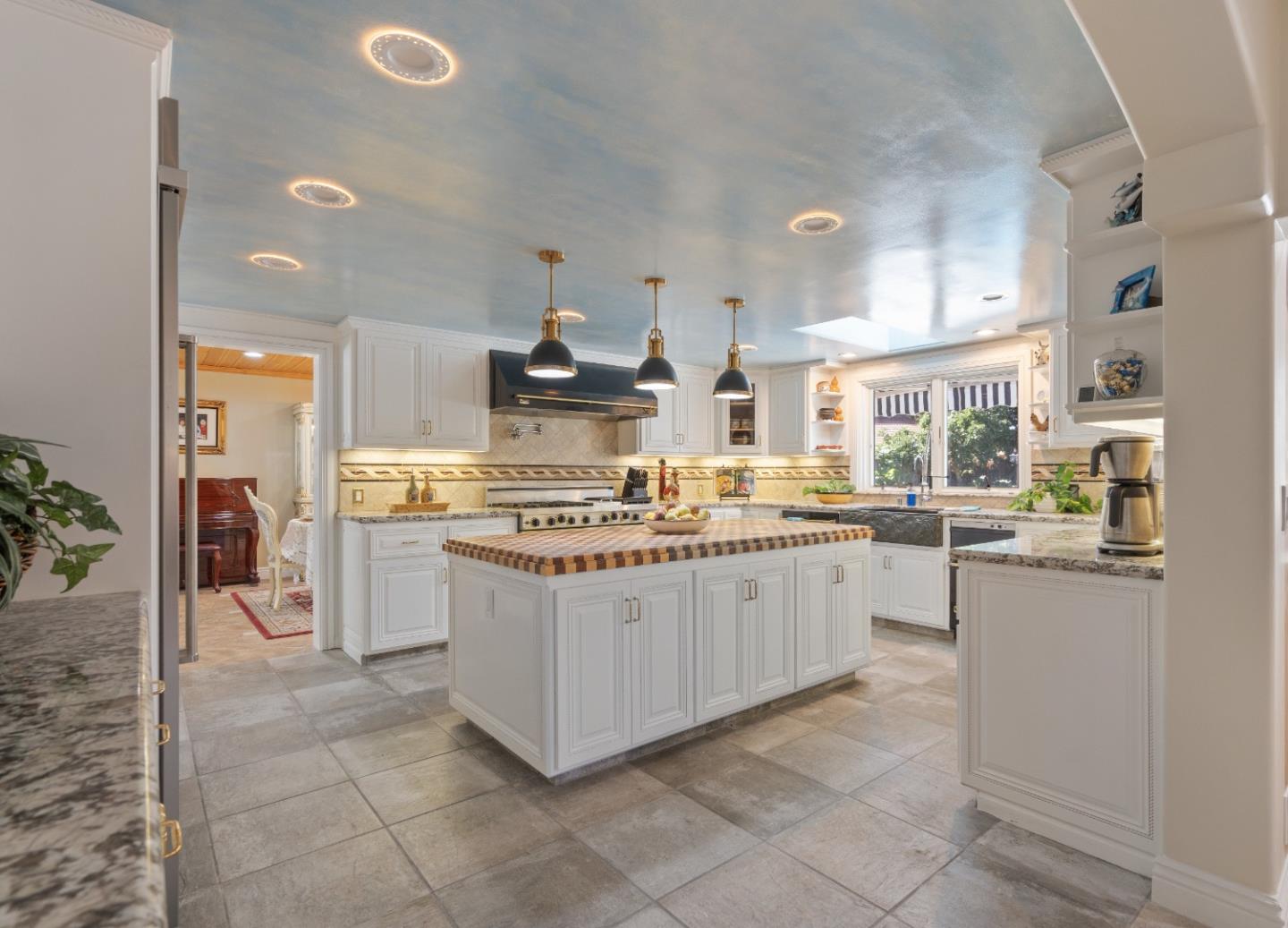 Detail Gallery Image 15 of 65 For 2859 Broken Oak Ct, San Jose,  CA 95148 - 4 Beds | 2/1 Baths