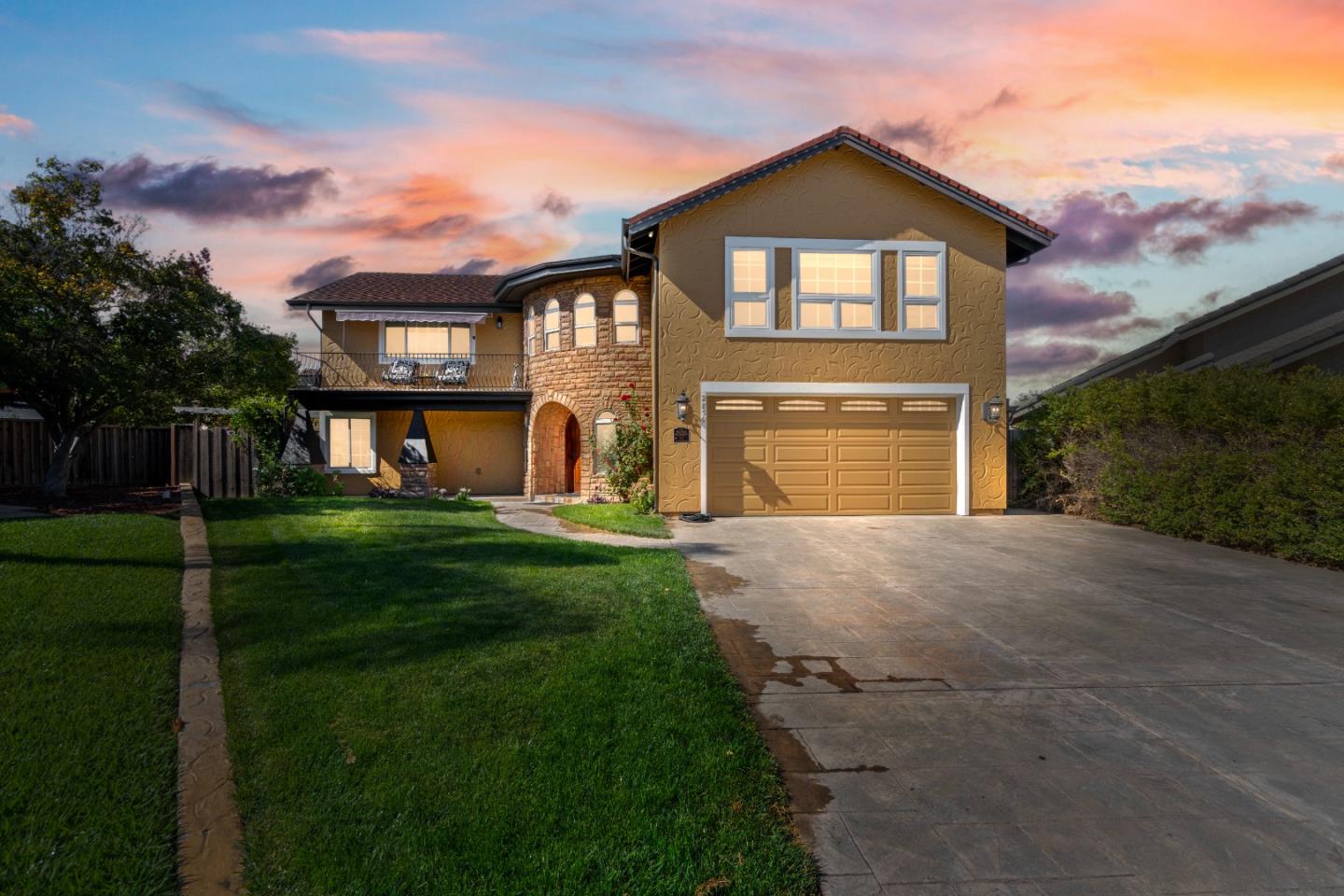 Detail Gallery Image 2 of 65 For 2859 Broken Oak Ct, San Jose,  CA 95148 - 4 Beds | 2/1 Baths