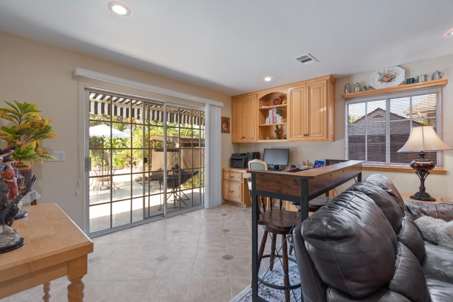Detail Gallery Image 25 of 65 For 2859 Broken Oak Ct, San Jose,  CA 95148 - 4 Beds | 2/1 Baths