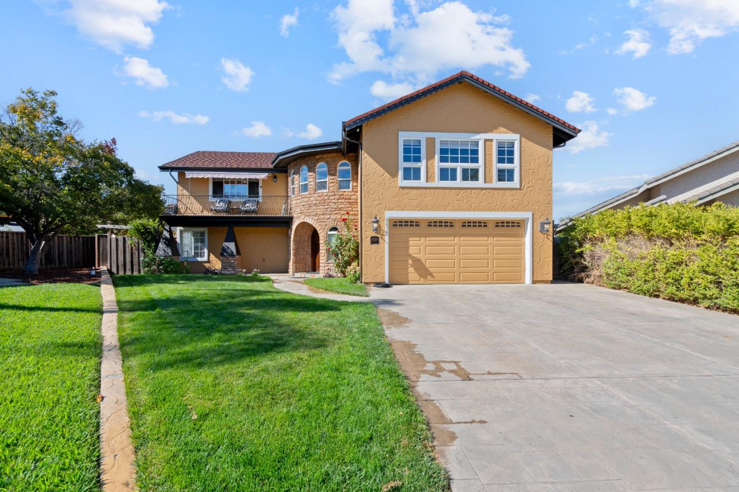 Detail Gallery Image 3 of 65 For 2859 Broken Oak Ct, San Jose,  CA 95148 - 4 Beds | 2/1 Baths